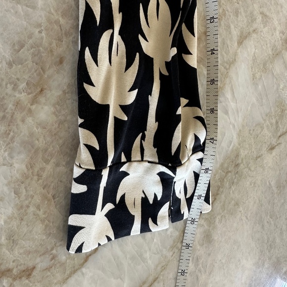 DVF Wrap Dress - Picture 4 of 8